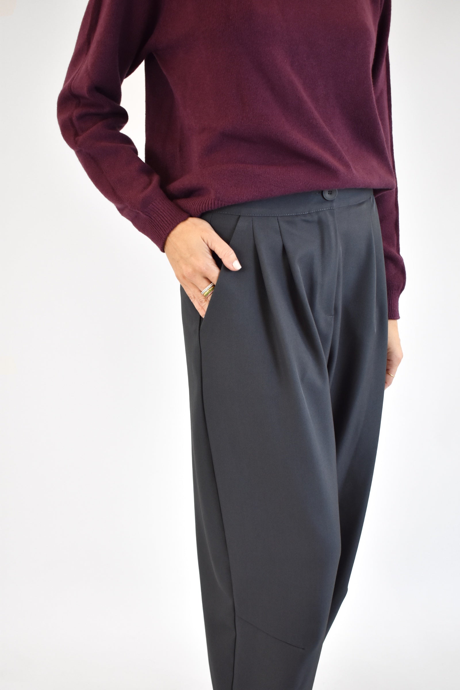 Pantalone carrot con pinces