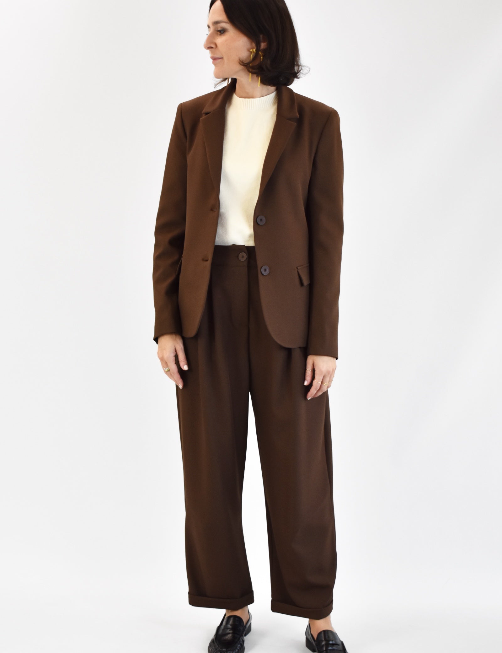 Pantalone carrot con pinces