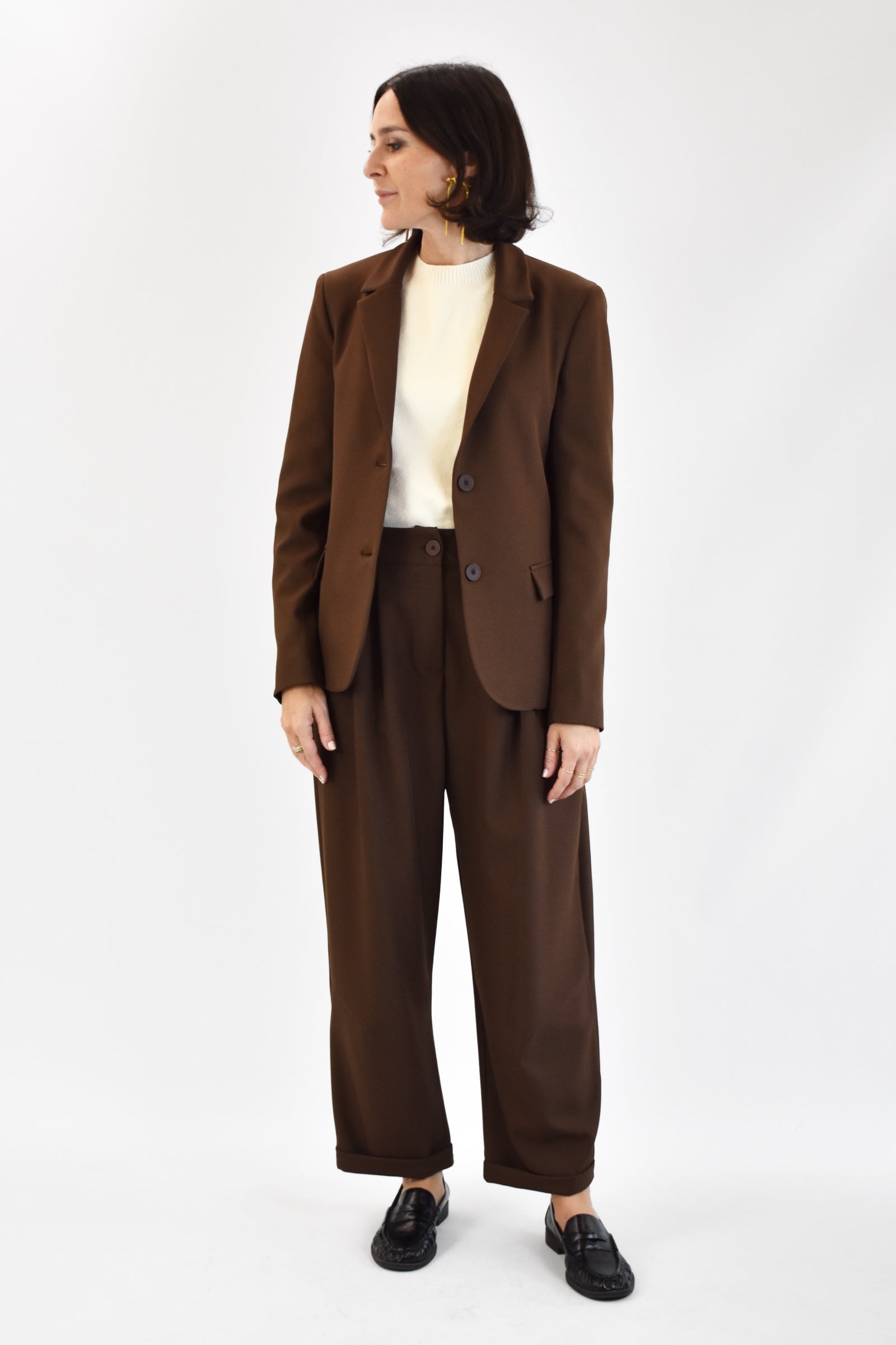 Pantalone carrot con pinces