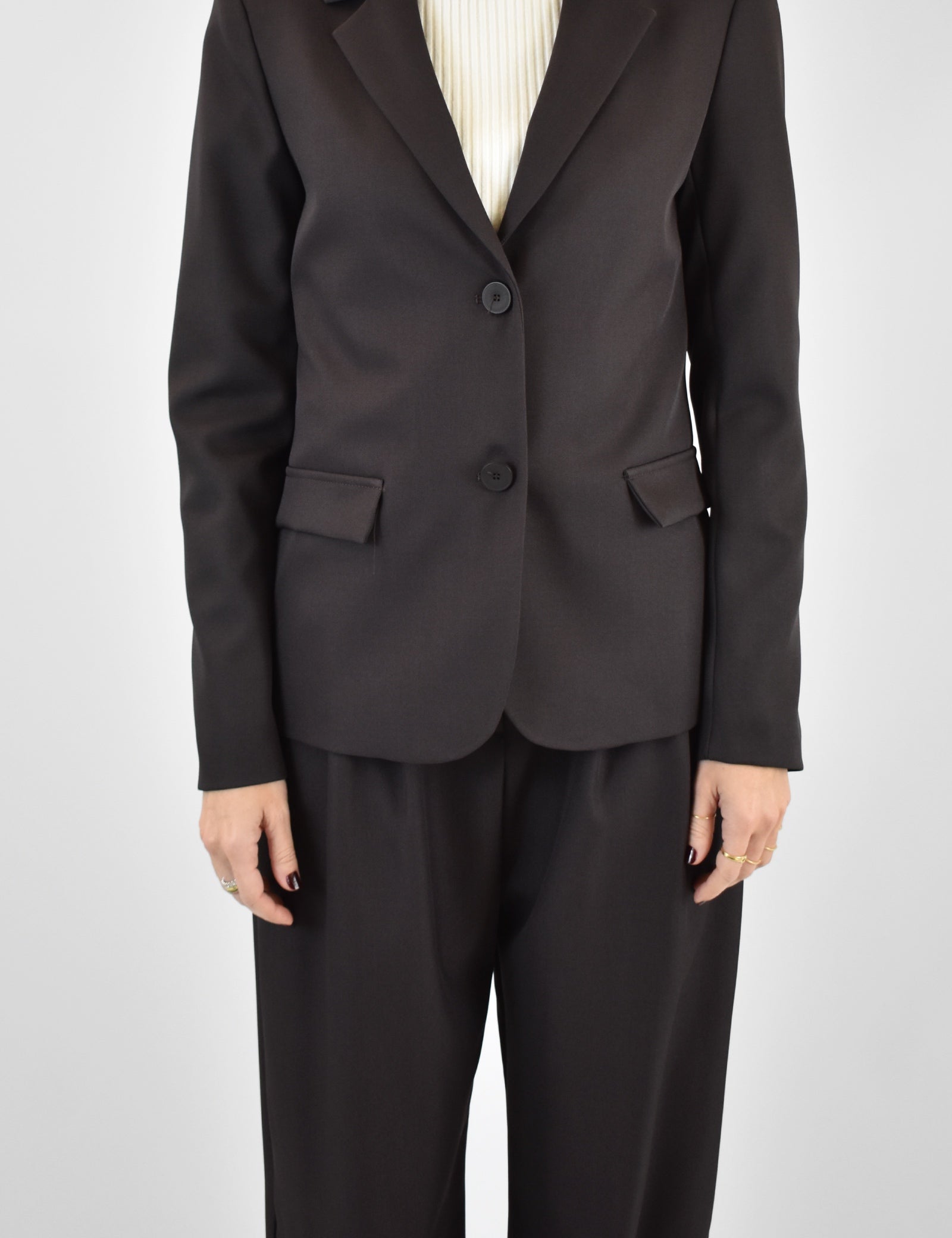 Giacca sfiancata 2 bottoni