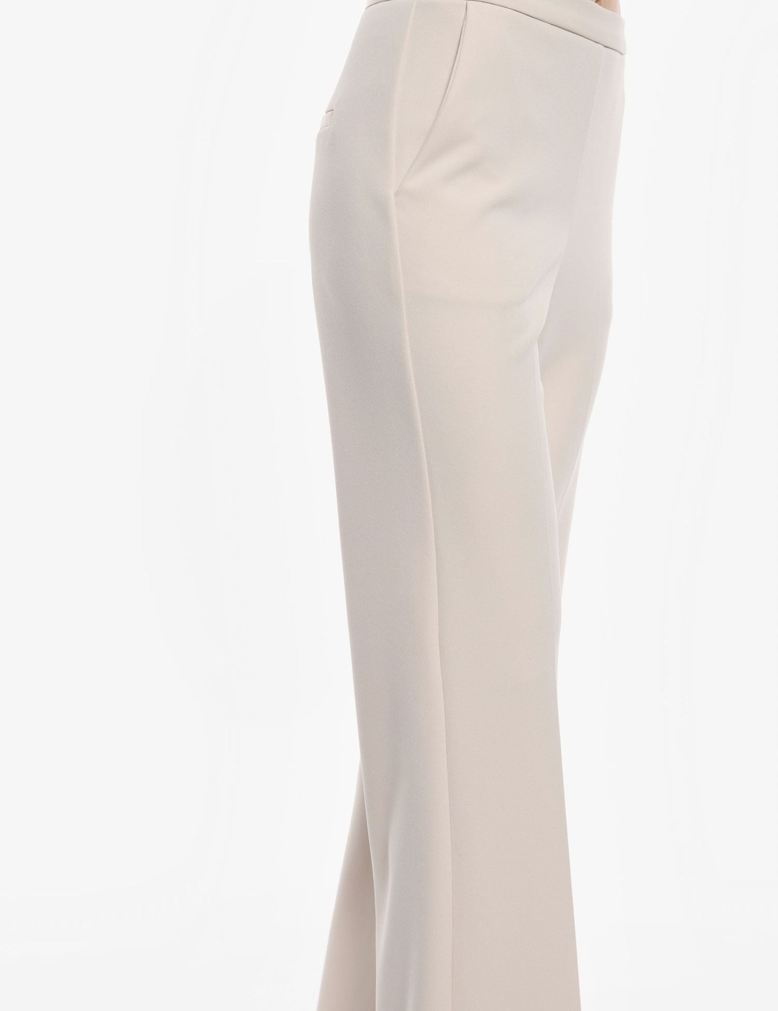 Pantalone flare
