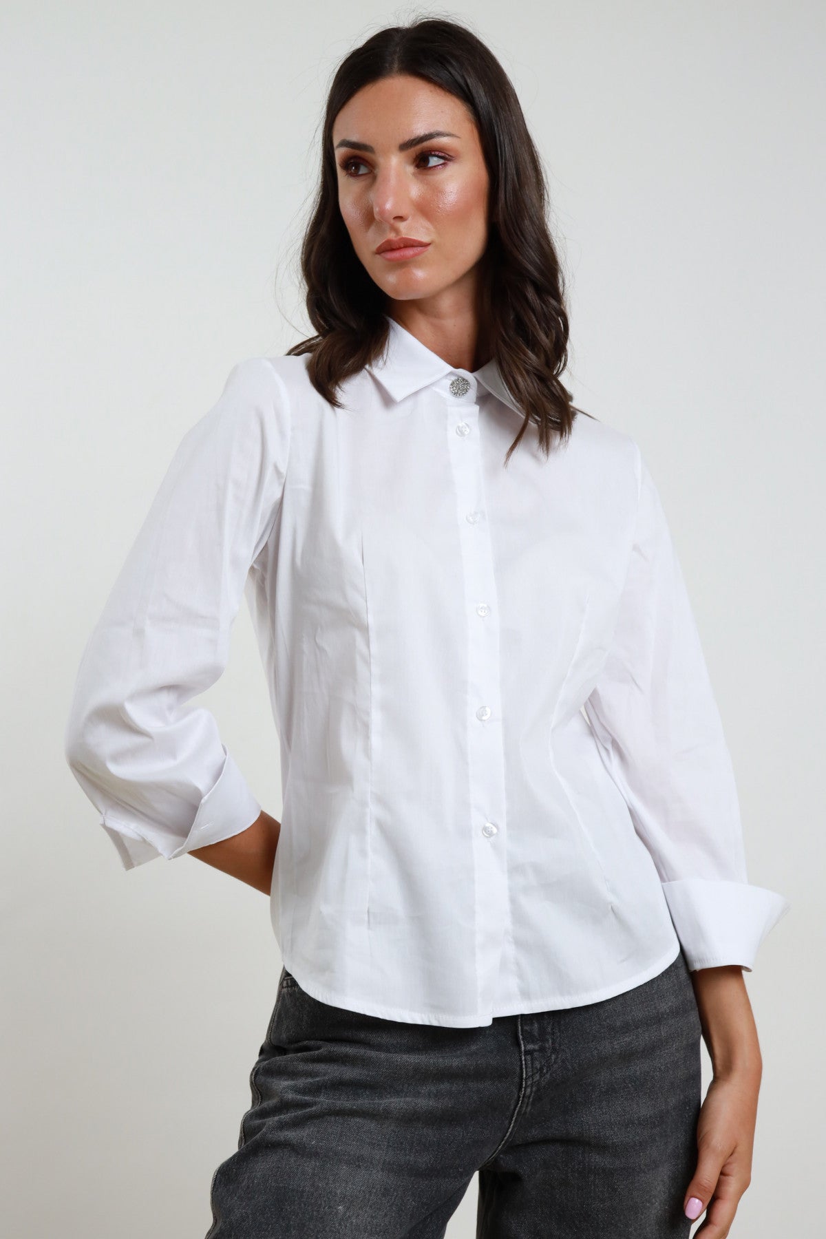 Camicia slim bottone gioiello