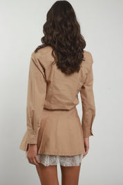 Camicia con tasca a puntale