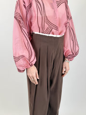 Pantalone ampio con pinces