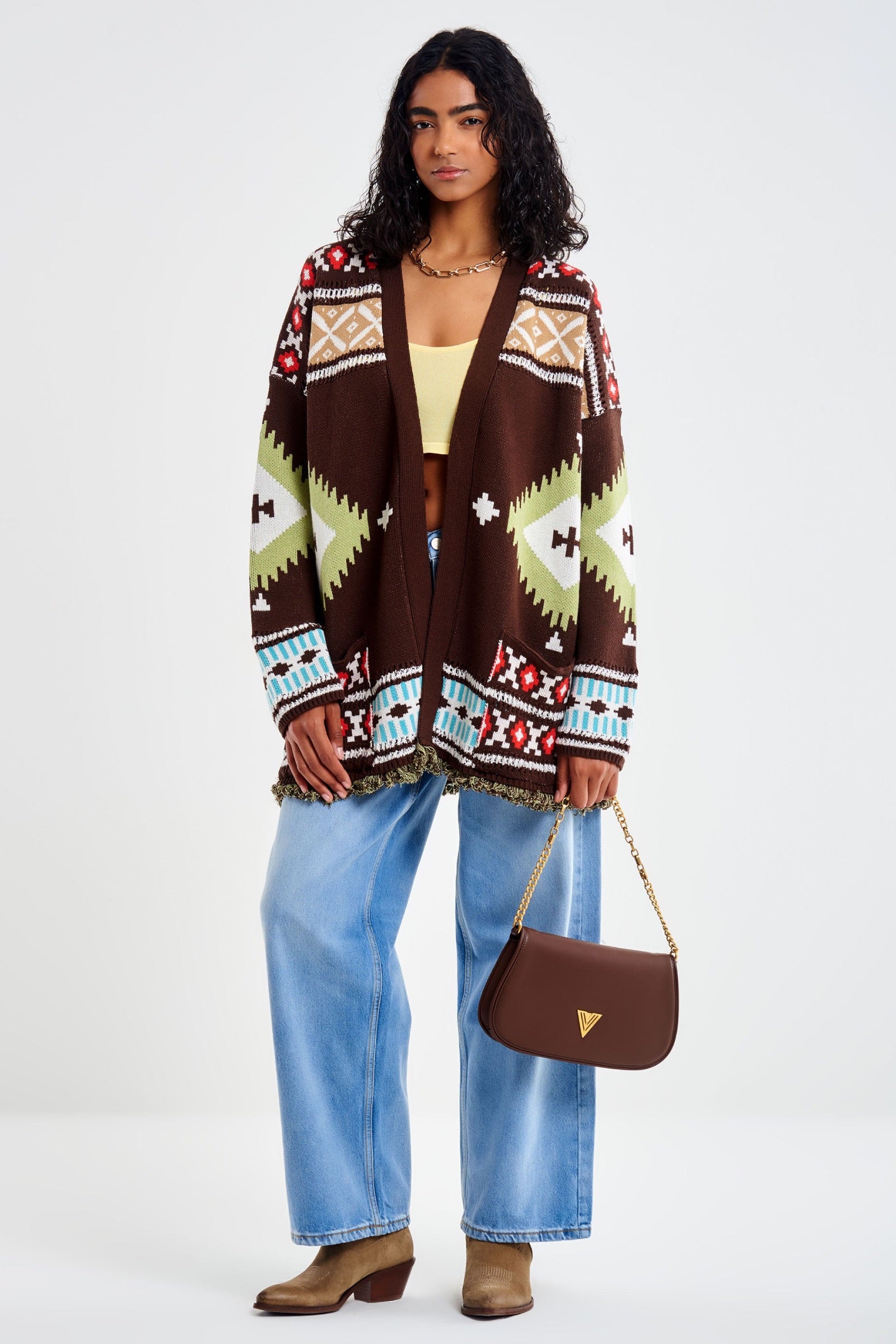 Cardigan fantasia e bottoni