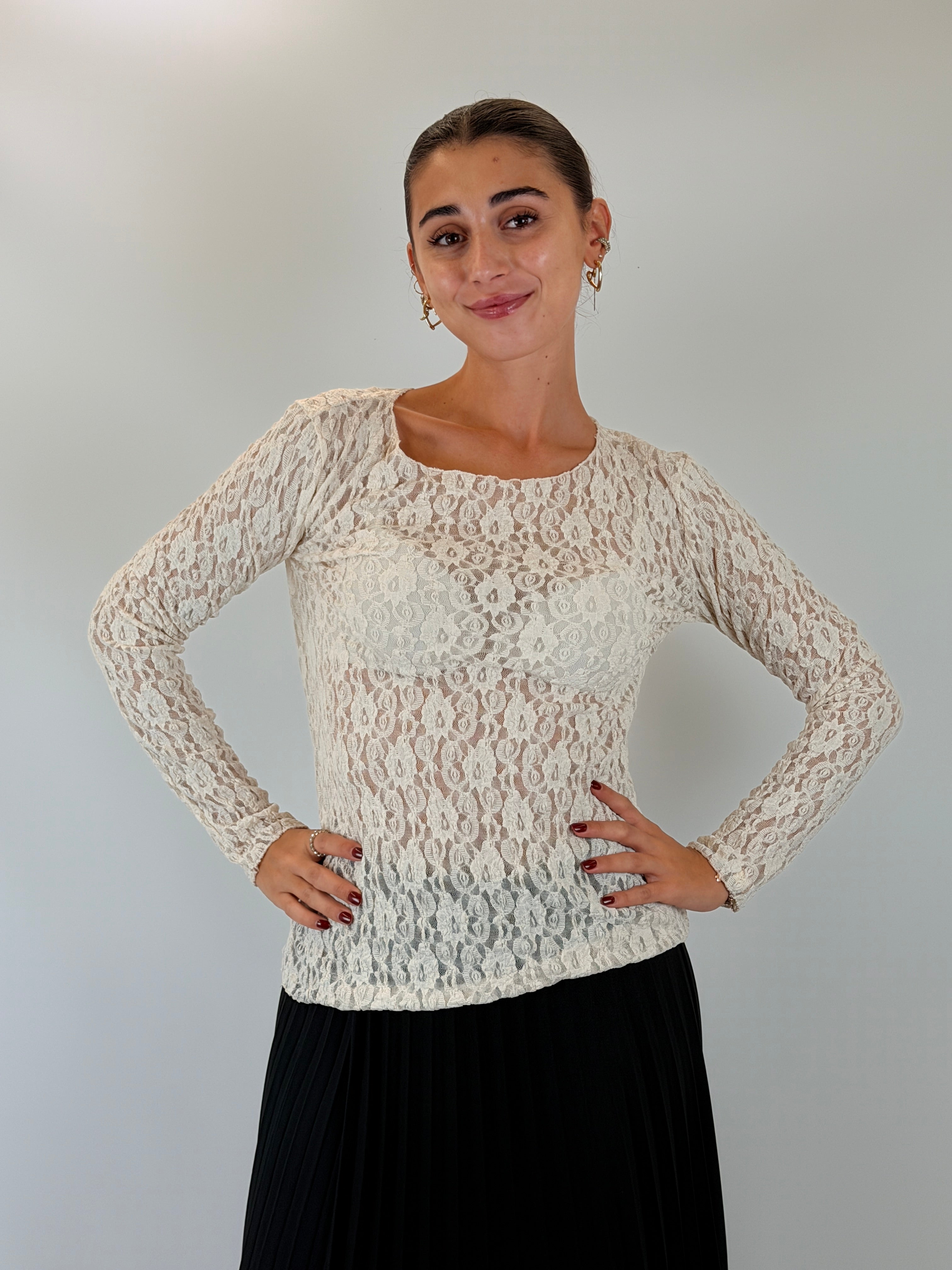 Maglia in pizzo scollo a barca