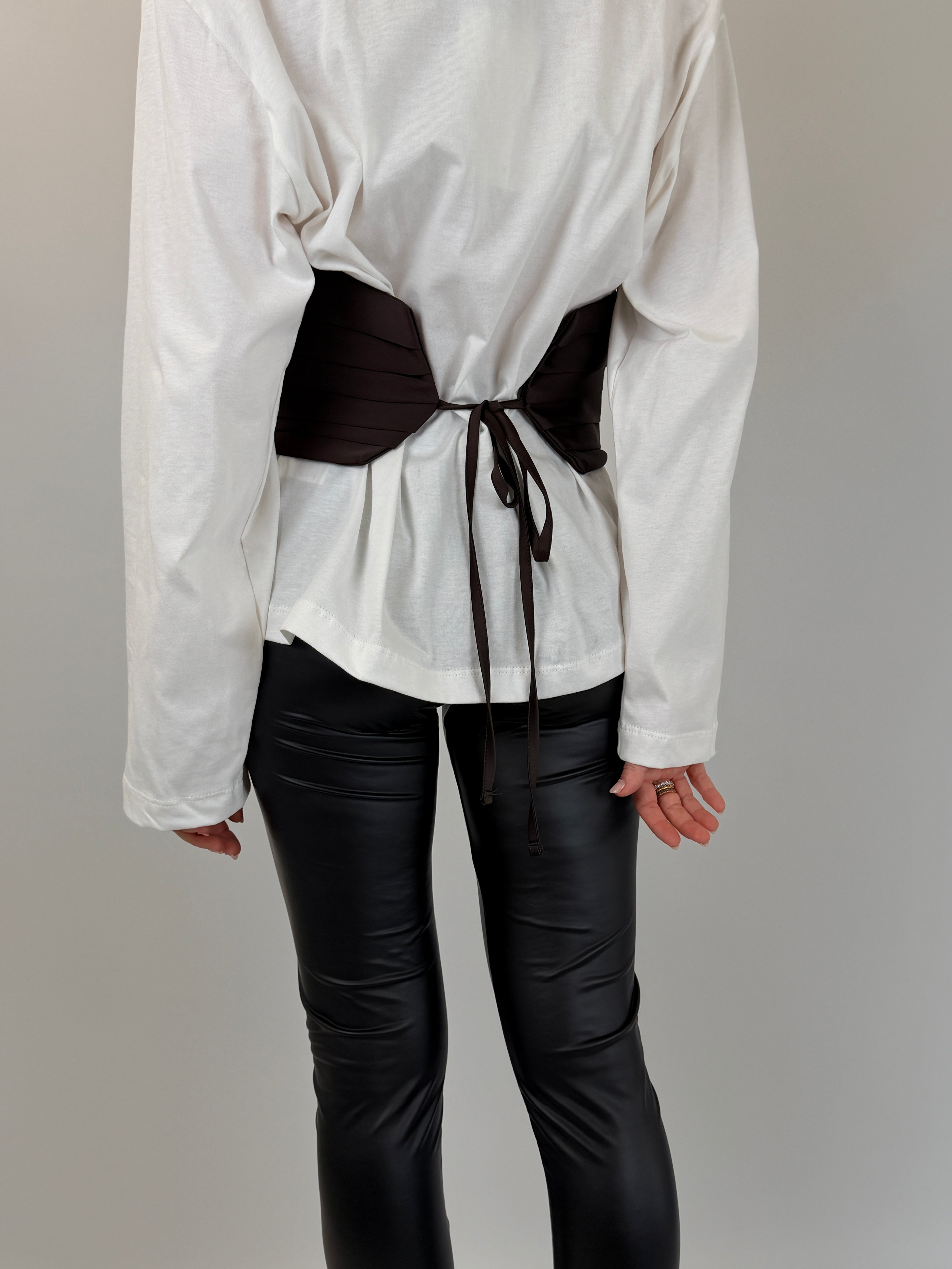 T-shirt + cintura in raso
