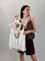 Top mussola crochet e collana