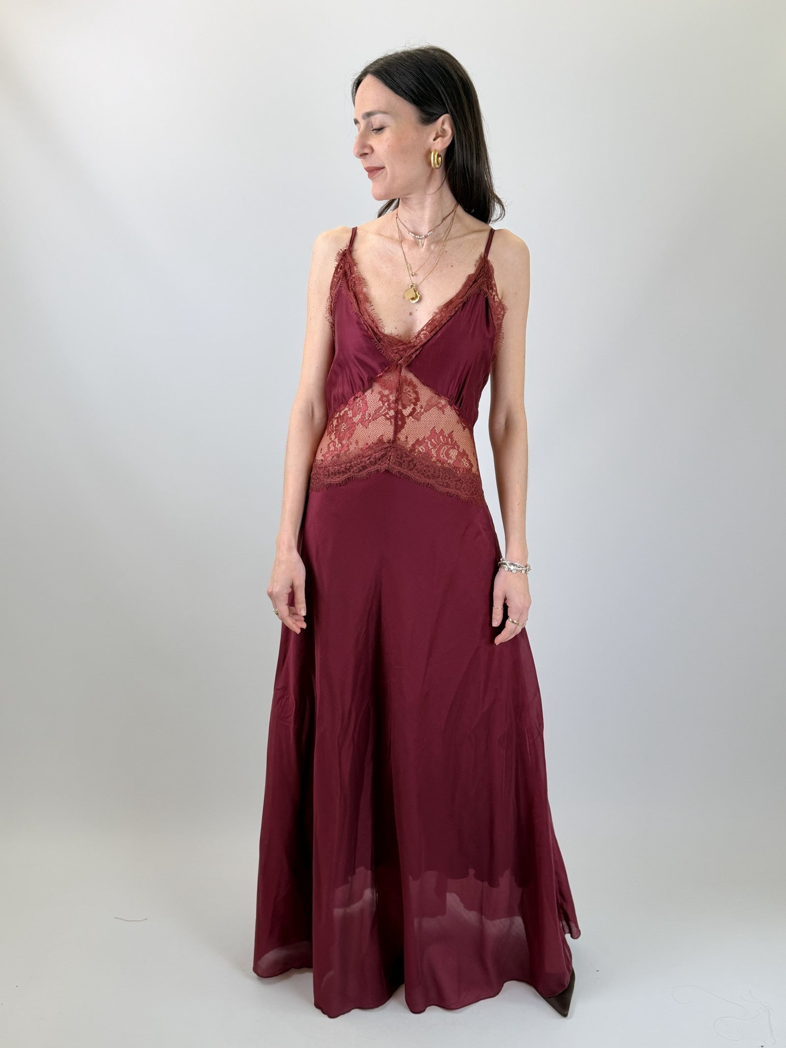 Abito sottoveste e pizzo
