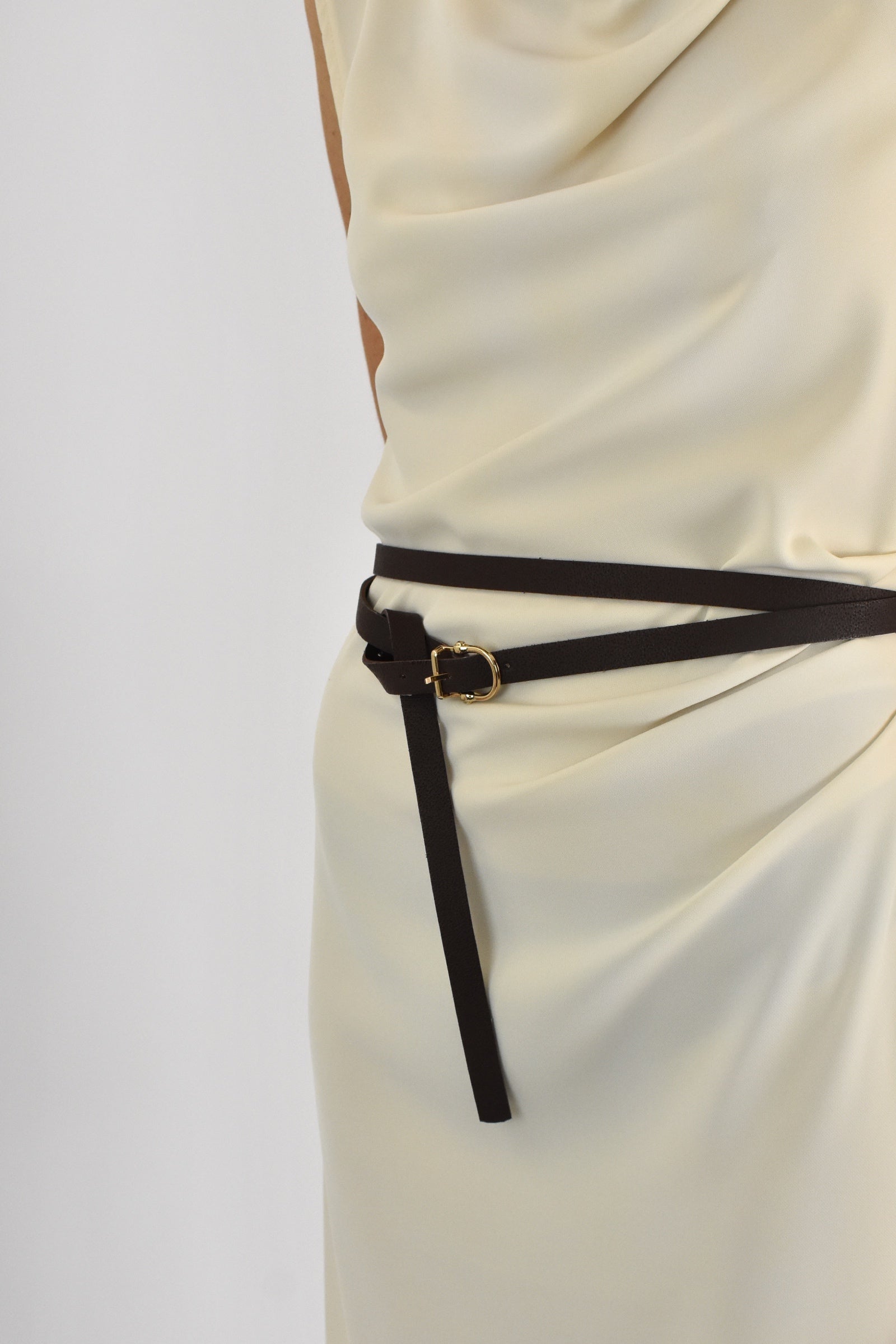 Abito midi con cintura