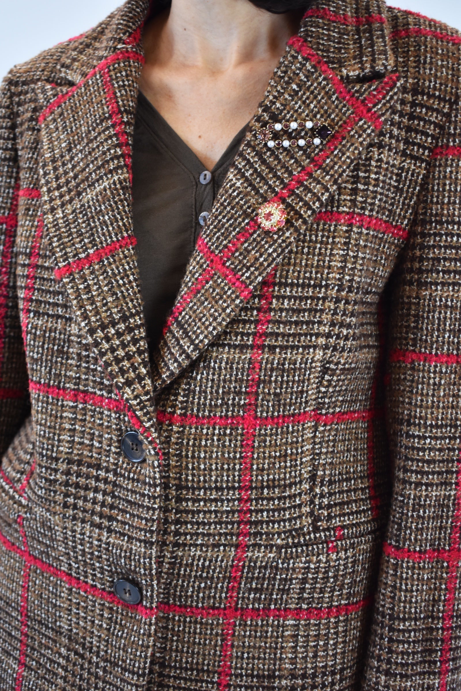Giacca a quadri con spille