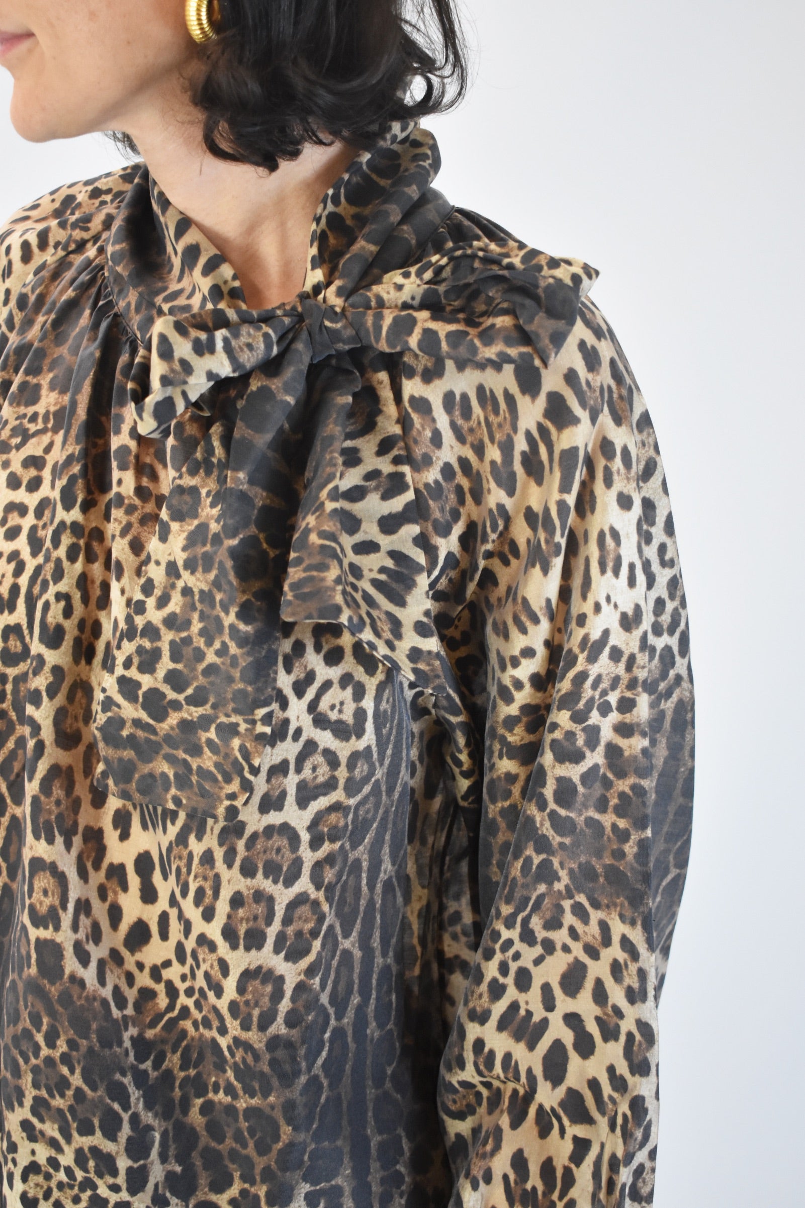 Camicia maculata con fiocco