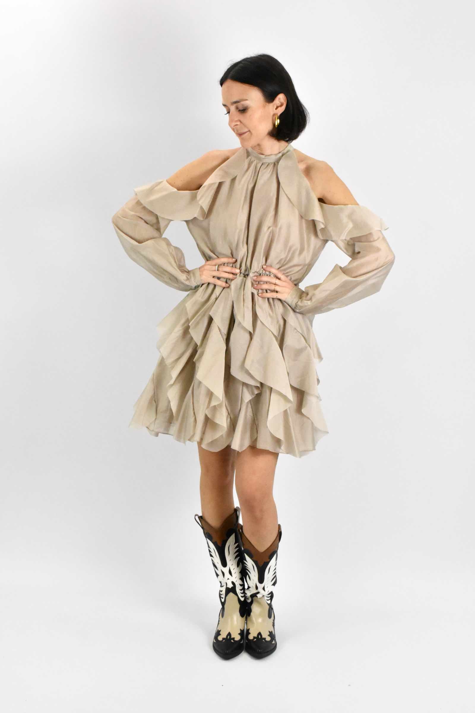 Abito rouches spalla cut-out