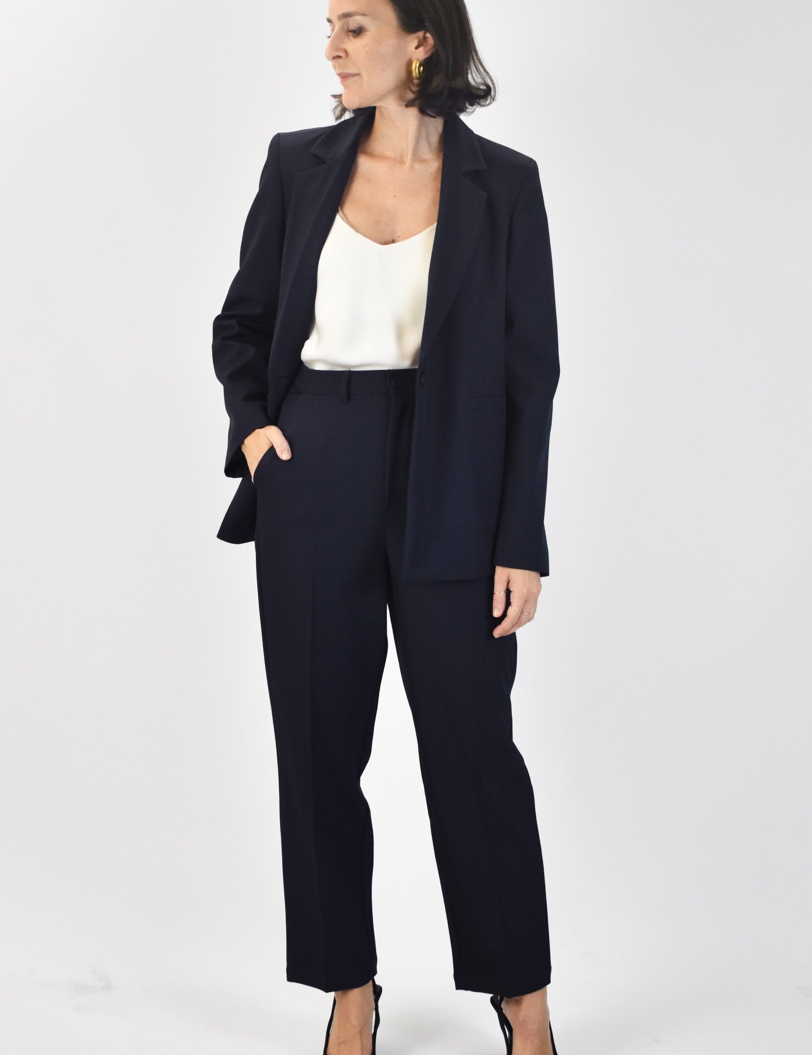 Pantalone sigaretta con piega