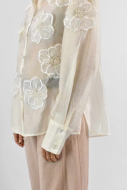 Camicia fiori applicati