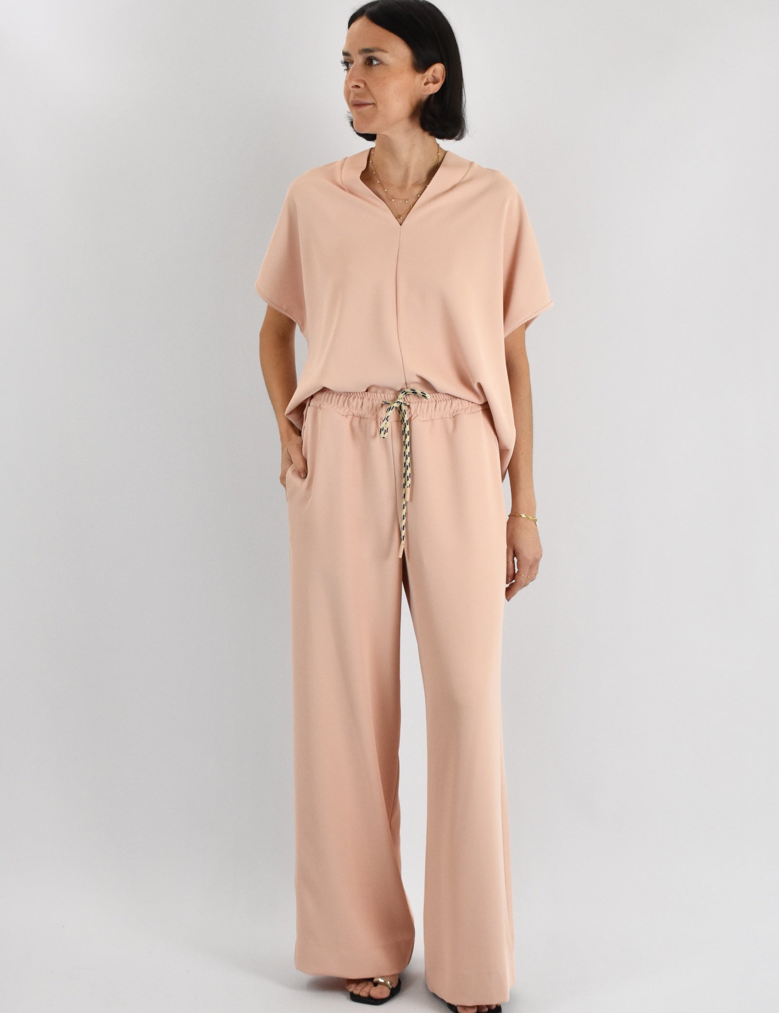 Set maglia V e pantalone
