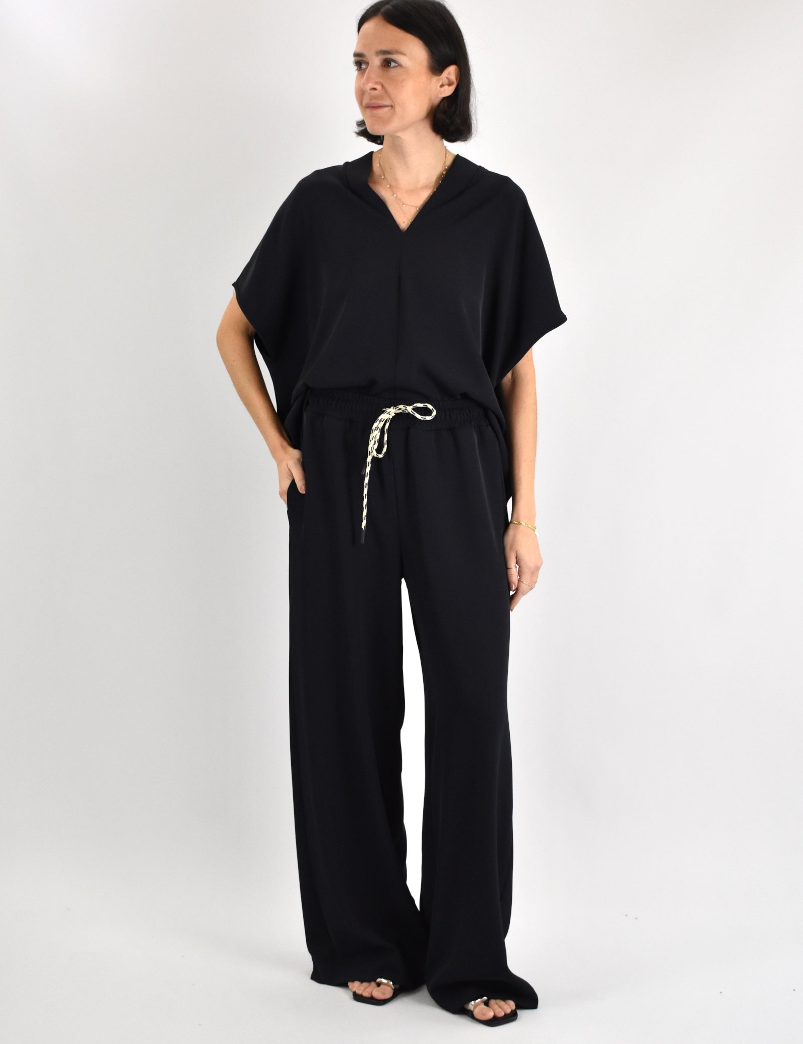 Set maglia V e pantalone