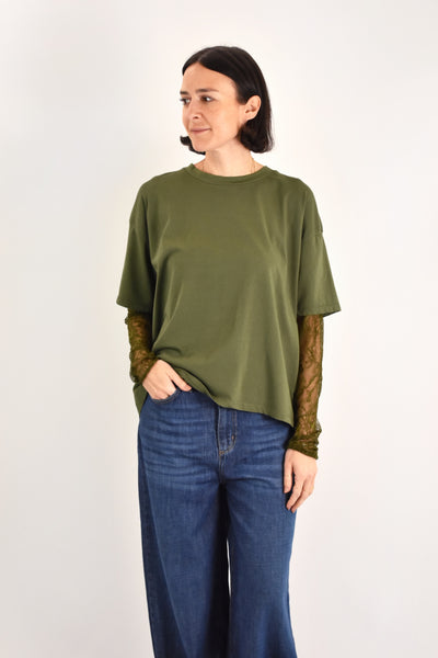 T-shirt con manica in pizzo