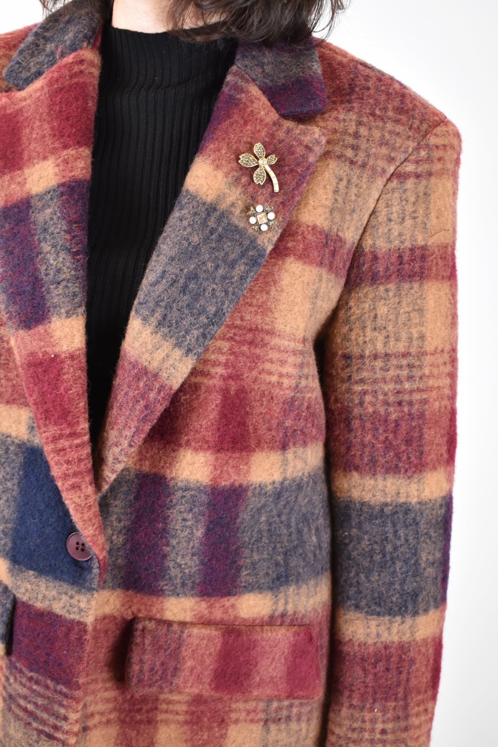 Giacca a quadri con spille