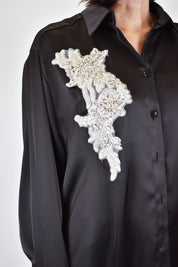 Camicia in raso patch gioiello
