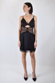 foto indossata frontale di abito lingerie haveone modello AGM-P051