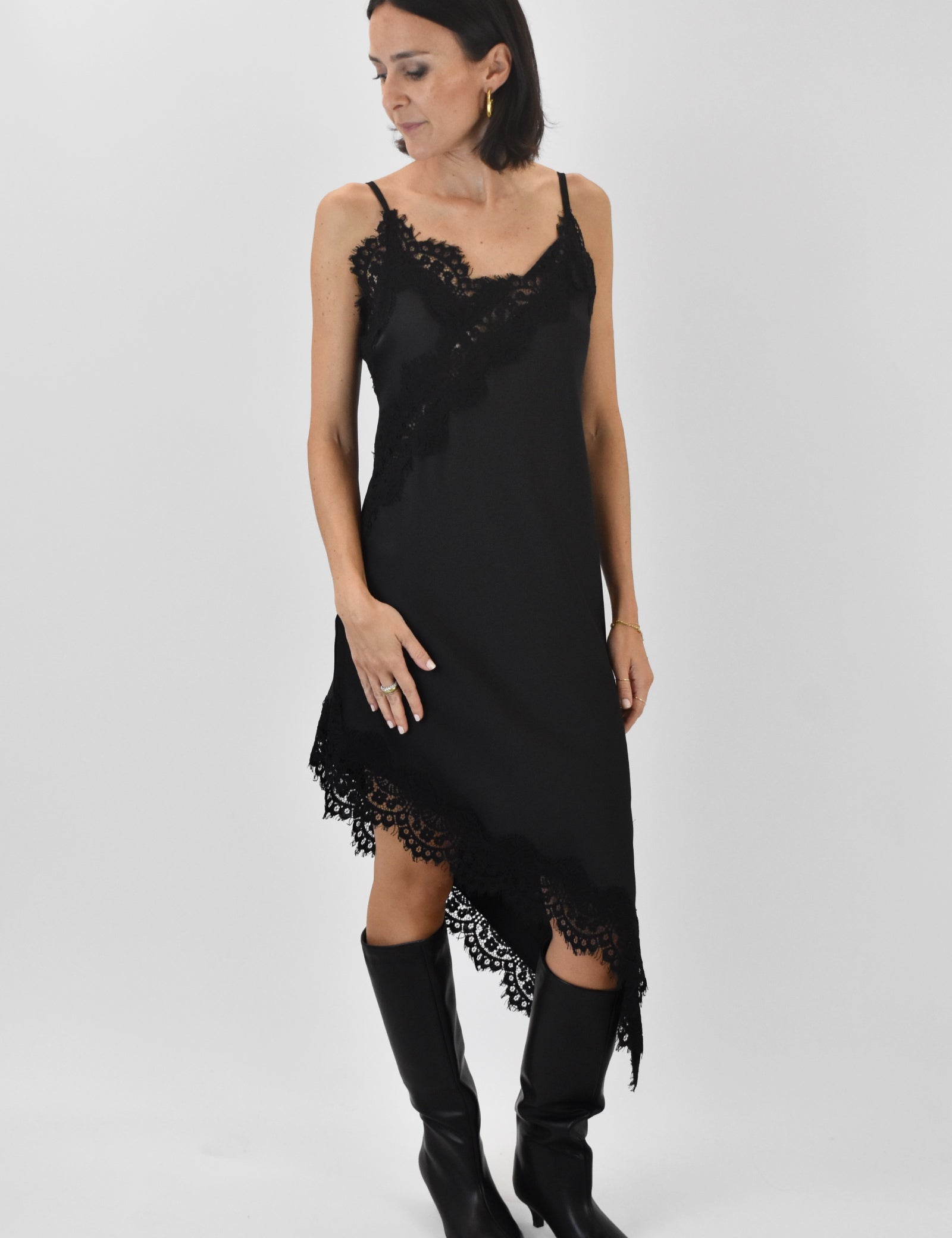 Abito lingerie asimmetrico
