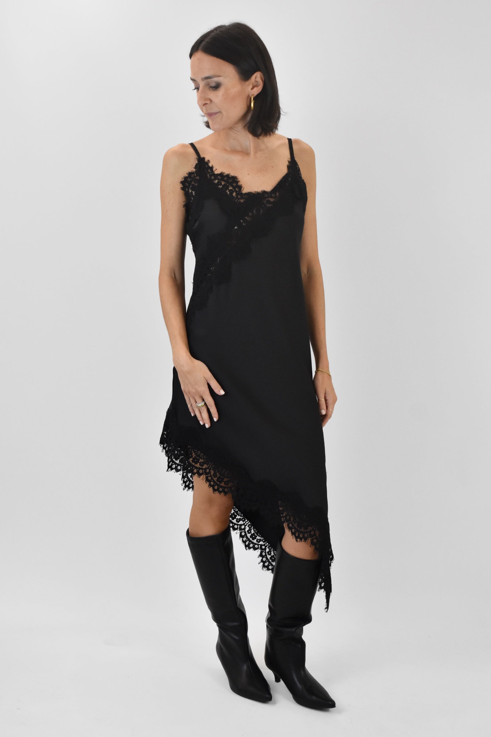 Abito lingerie asimmetrico
