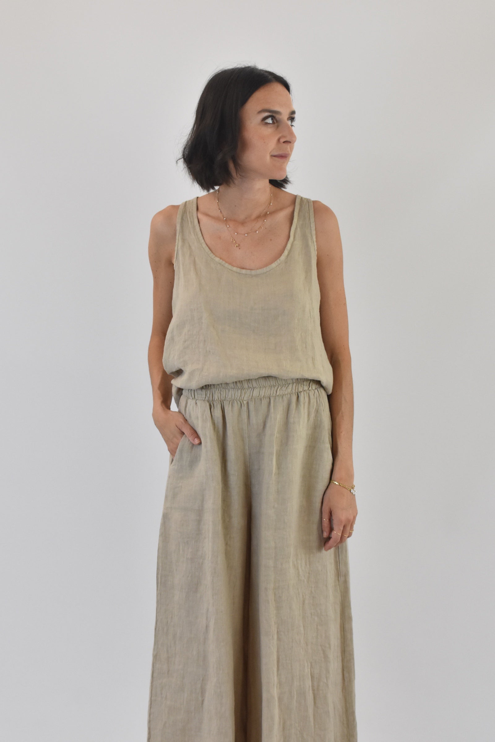 Top bottoni schiena lino