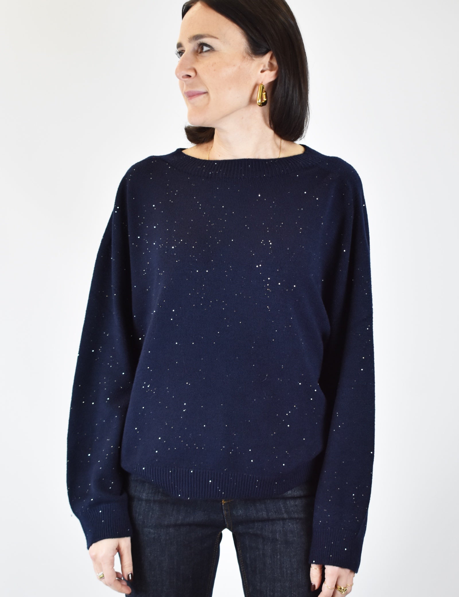 FOTO INDOSSATA FRONTALE DI MAGLIA IN MICRO PAILLETTES BLU, HAVEONE, MODELLO MNC-P060