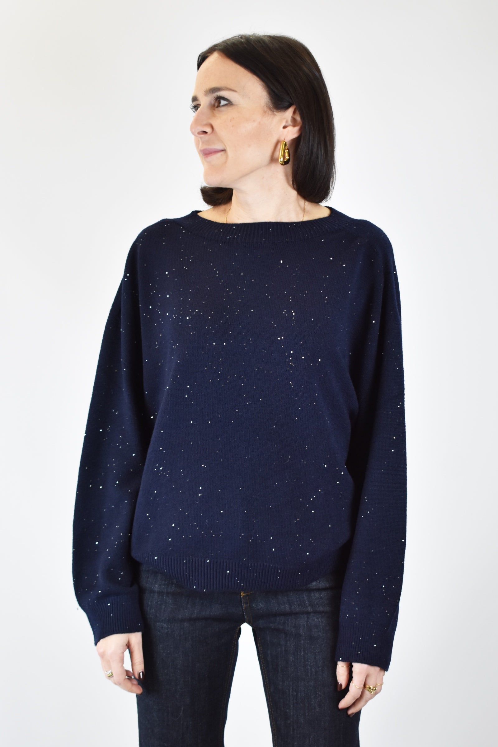 FOTO INDOSSATA FRONTALE DI MAGLIA IN MICRO PAILLETTES BLU, HAVEONE, MODELLO MNC-P060