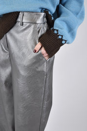 Pantalone carrot laminato