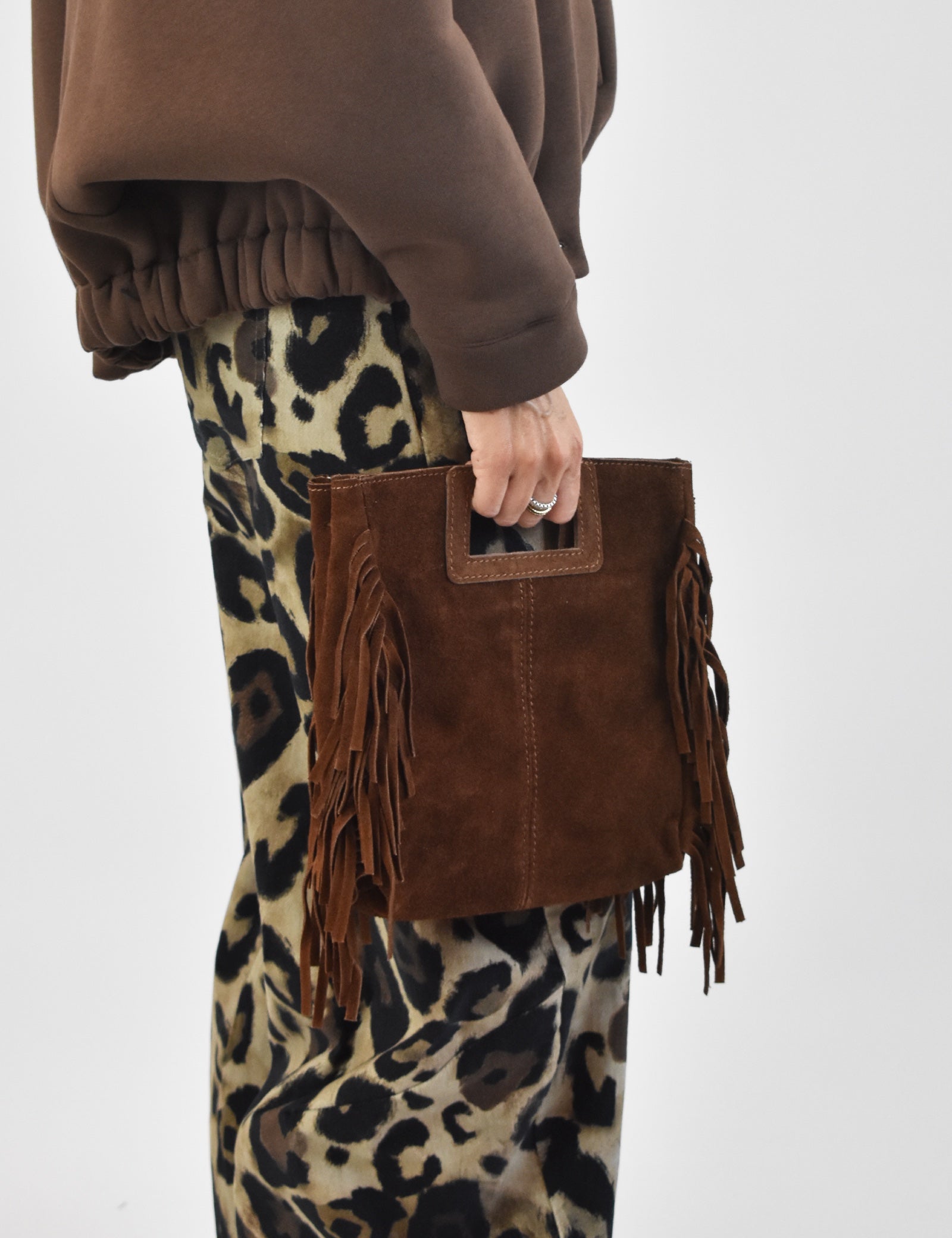 Borsa quadrata frange camoscio