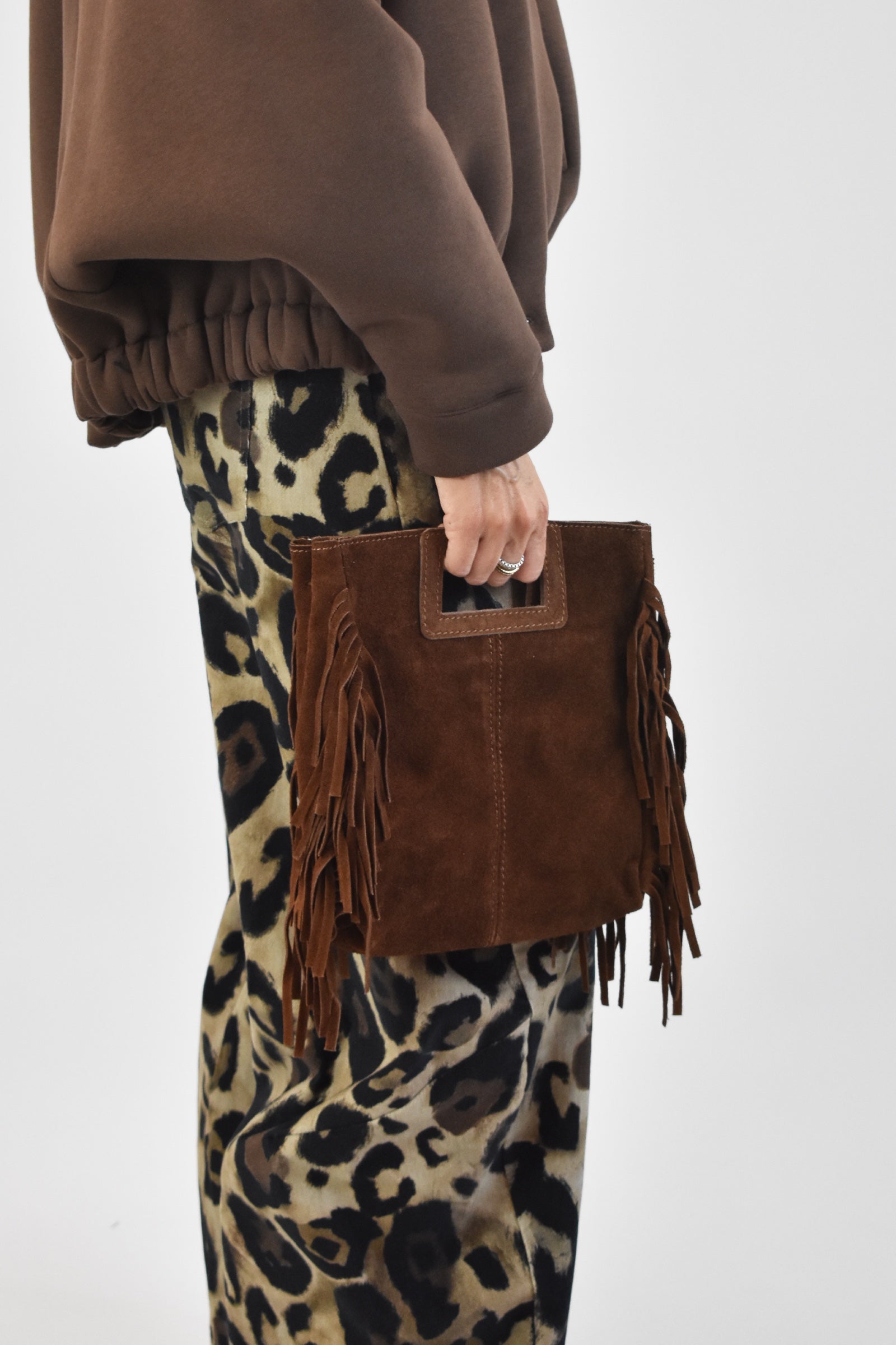 Borsa quadrata frange camoscio