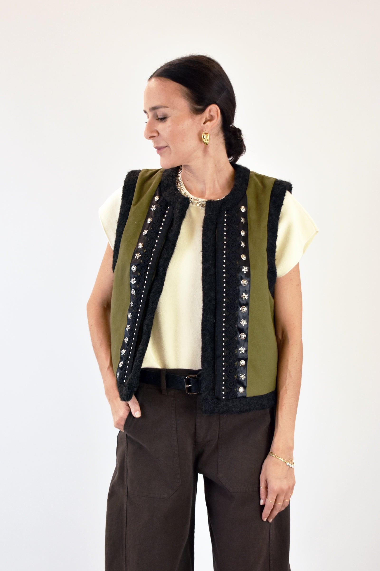 Gilet con passamaneria