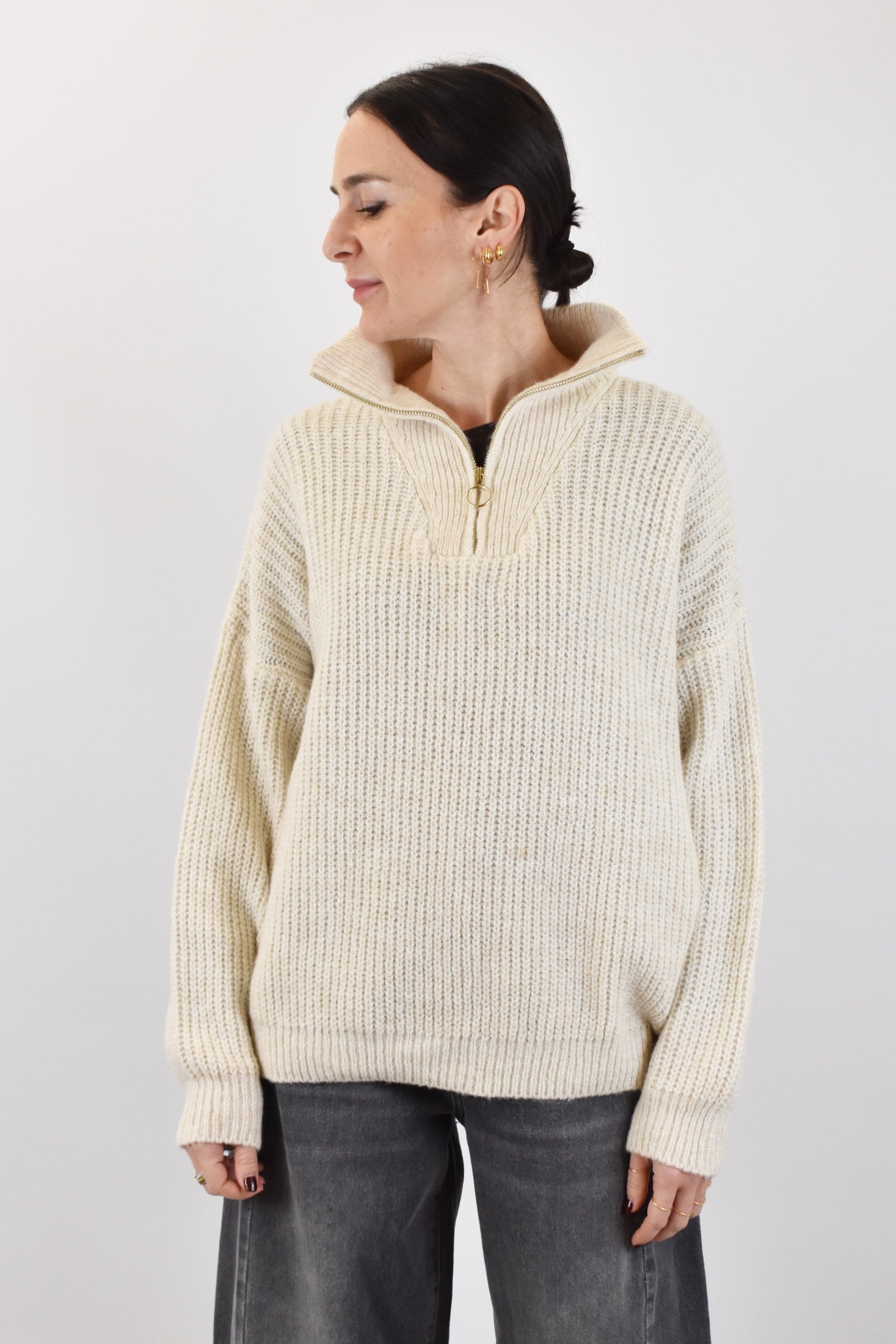 Maglia modello quarter zip, brand HaveOne, modello MHO-P415, colore panna 