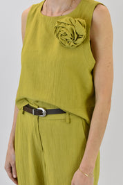 Top con fiore