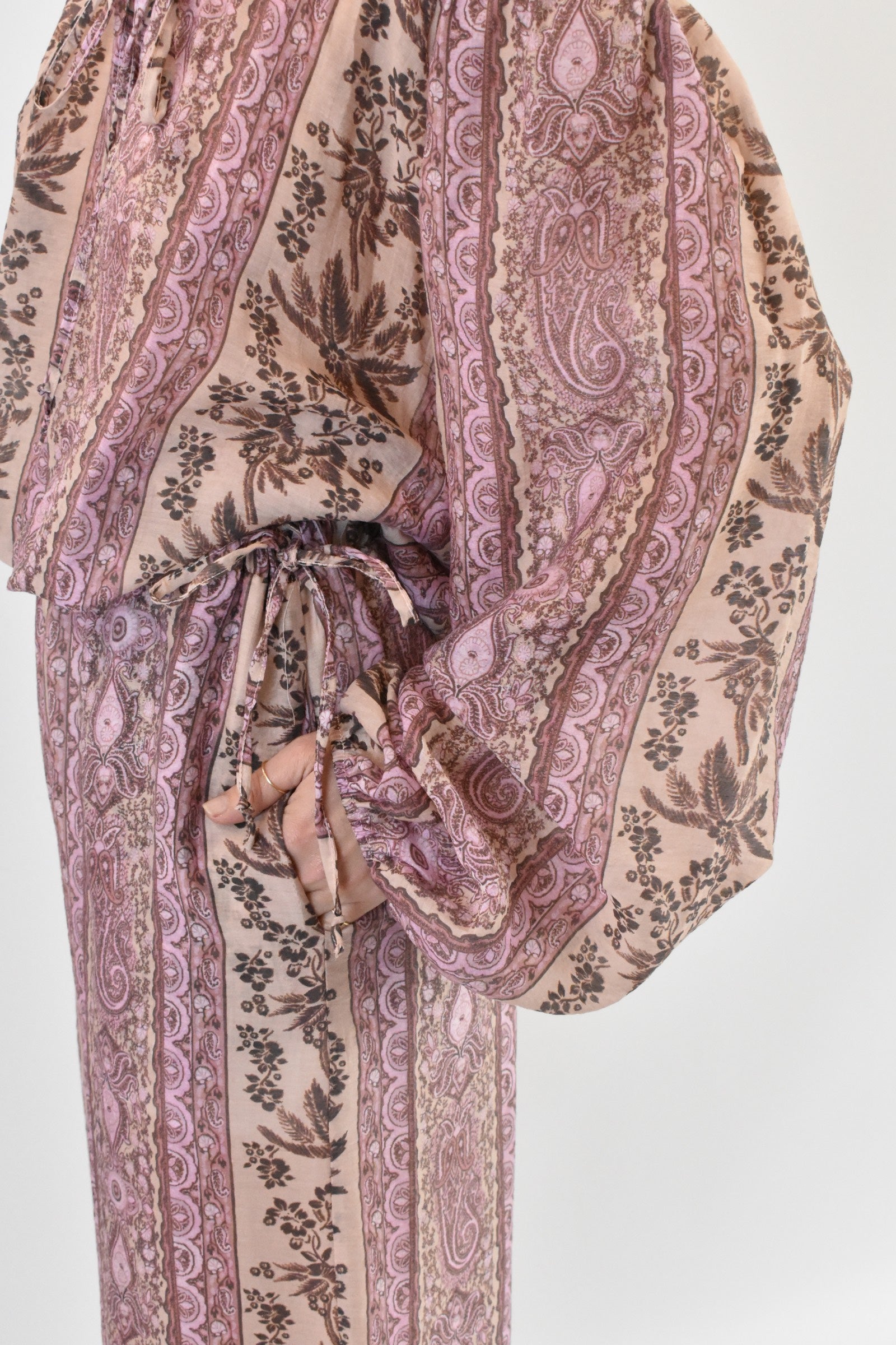 Pantalone fantasia fiocchi