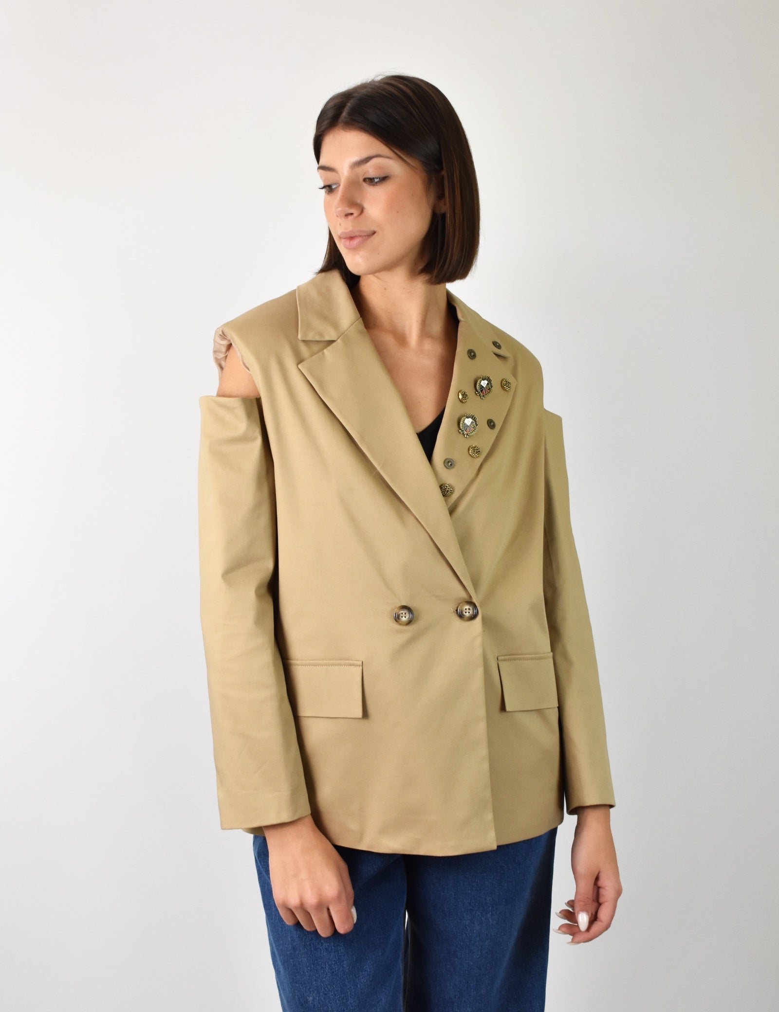 Blazer manica cut out spille