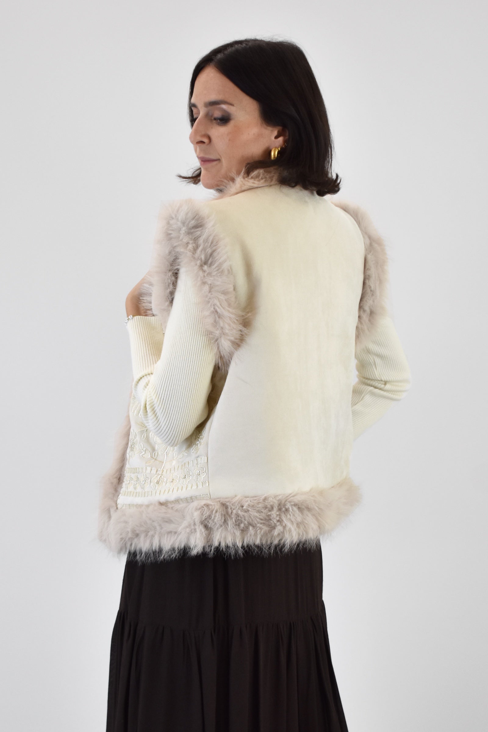 Gilet ricamato ecopelliccia