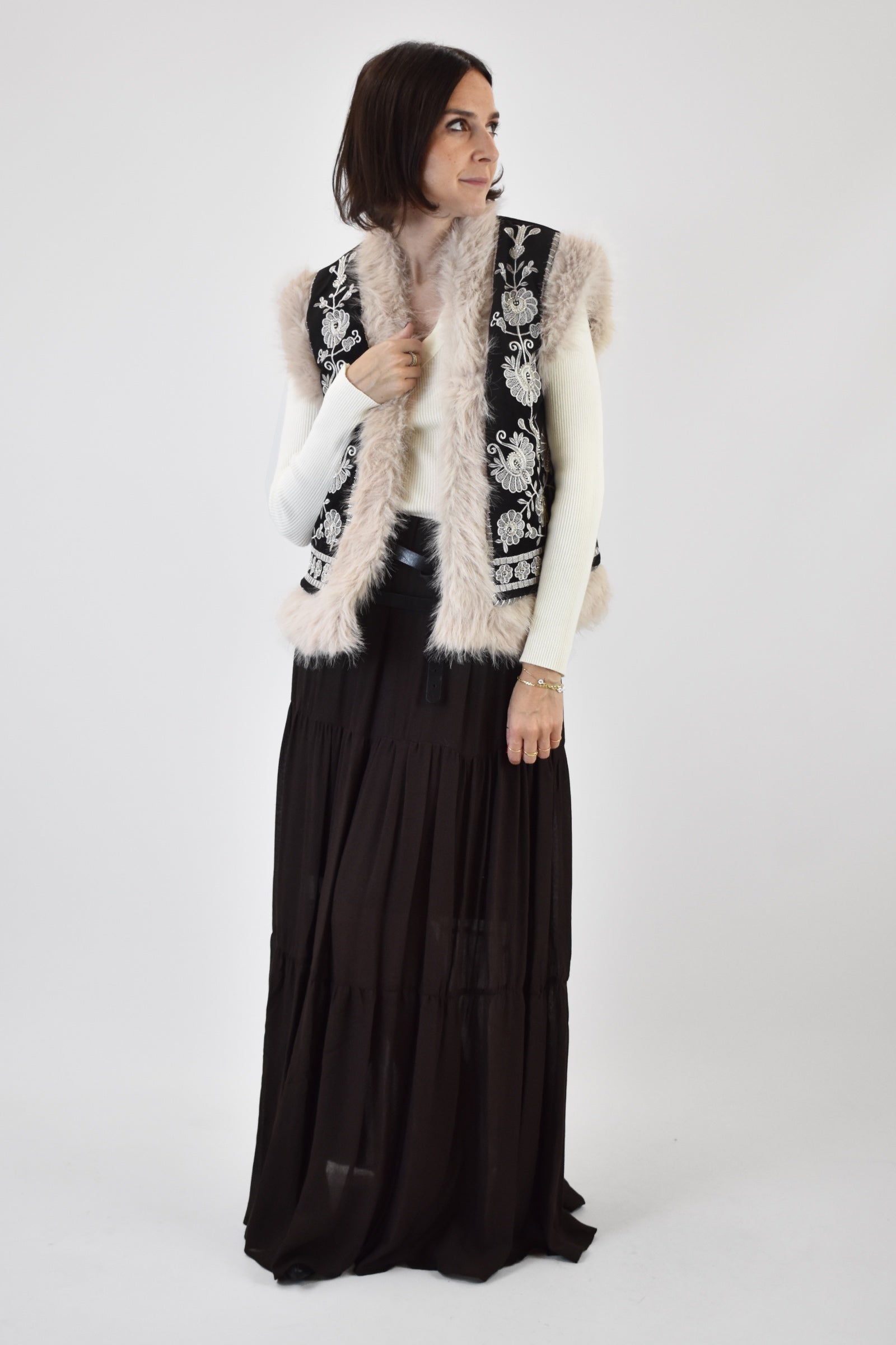 Gilet ricamato ecopelliccia