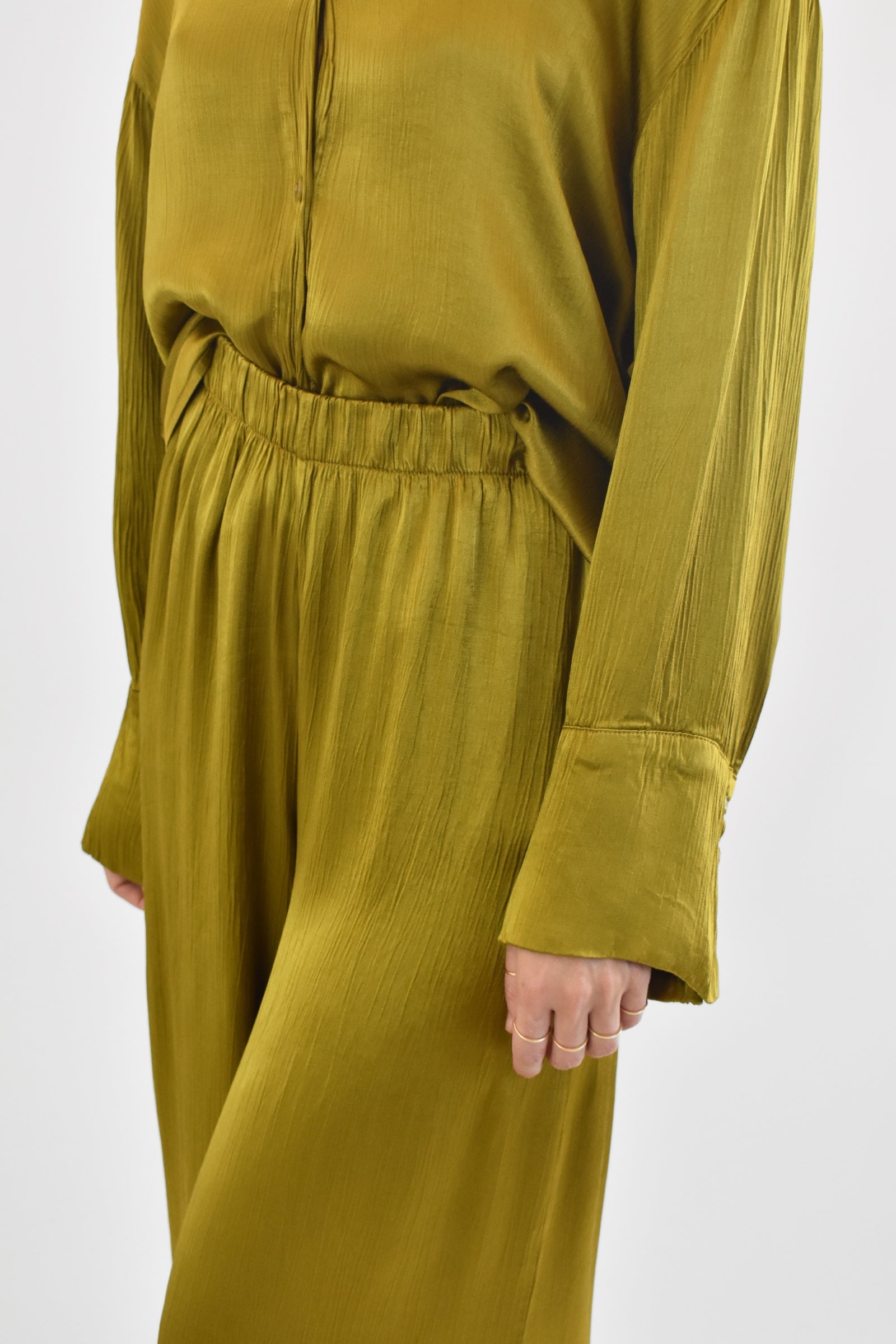 Pantalone raso increspato