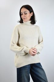 Maglia morbida collo alto