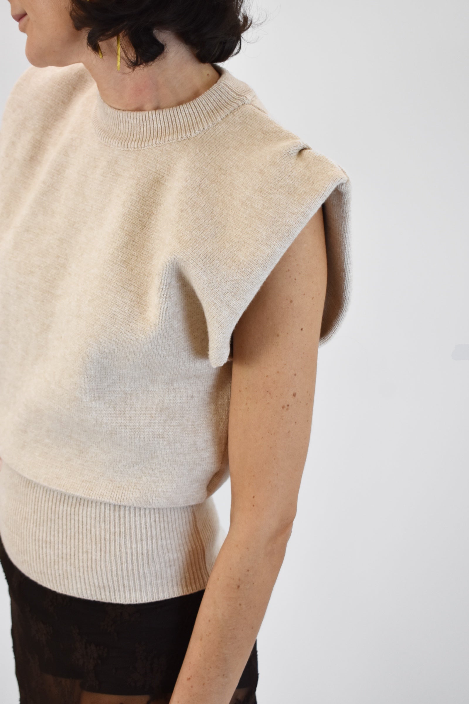 Gilet in maglia con spallina