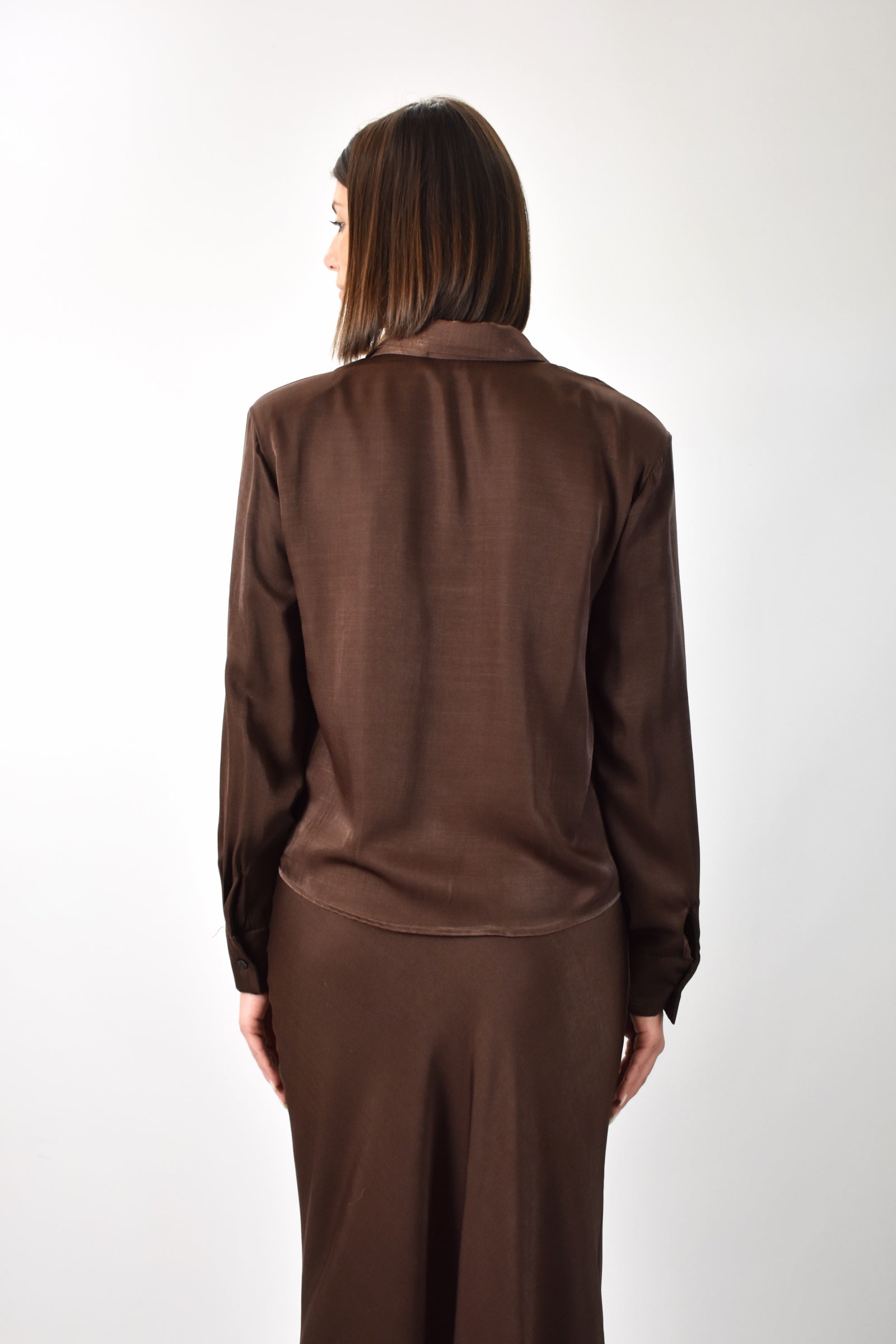 Camicia spalline e cravatta