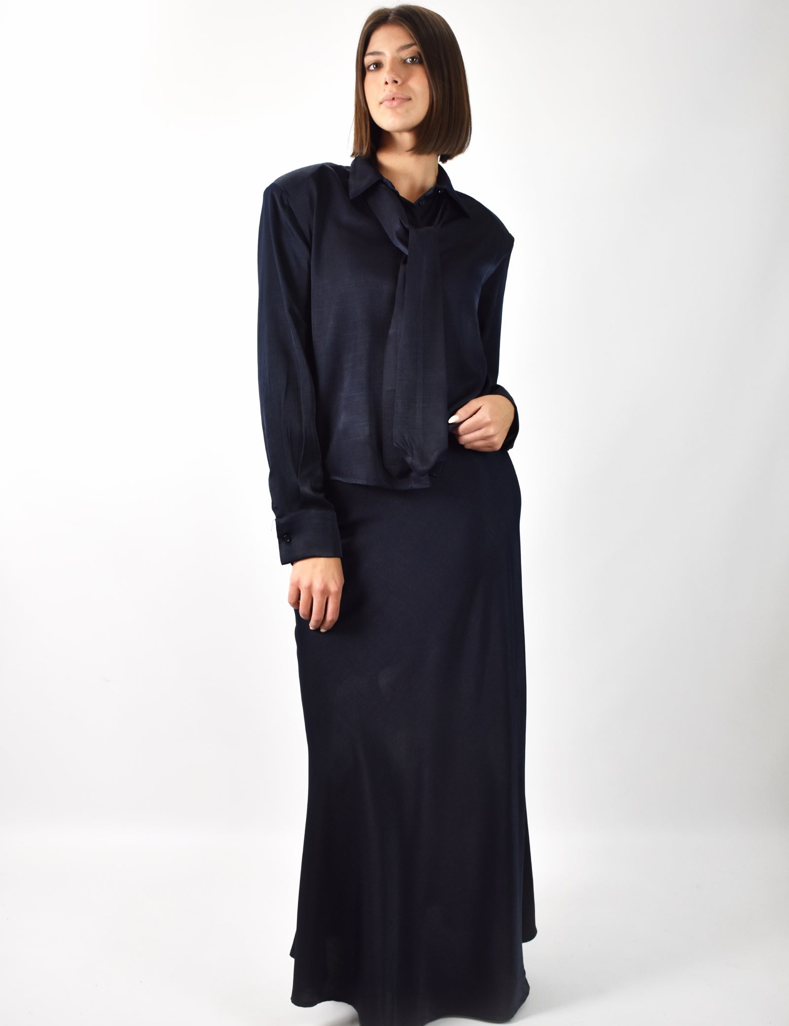 Camicia spalline e cravatta