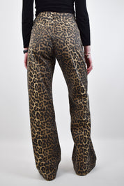 Pantalone da donna modello flare realizzato in tessuto maculato, brand Susy Mix, articolo 806126