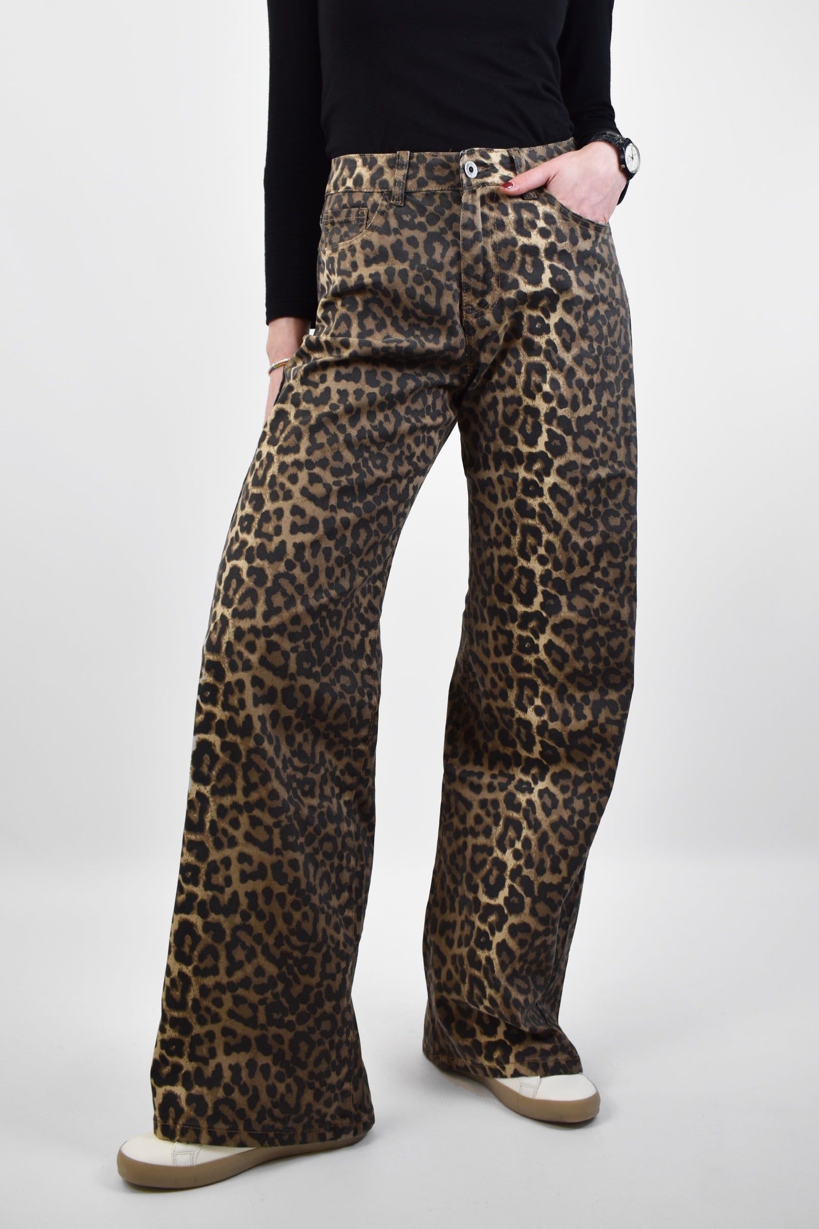 Pantalone da donna modello flare realizzato in tessuto maculato, brand Susy Mix, articolo 806126