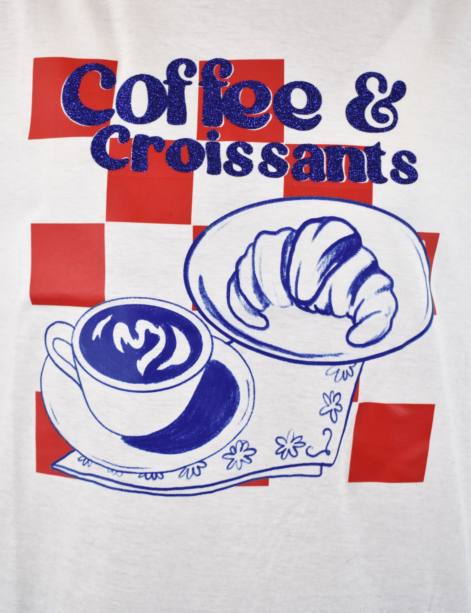 T-shirt da donna dal fit oversize con stampa "COFFEE & CROISSANTS", casual chic, brand Susy Mix, articolo tsh13