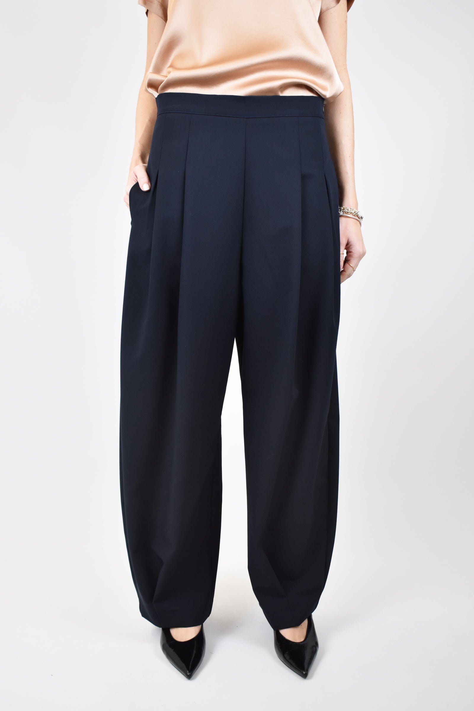 Pantalone ampio pinces