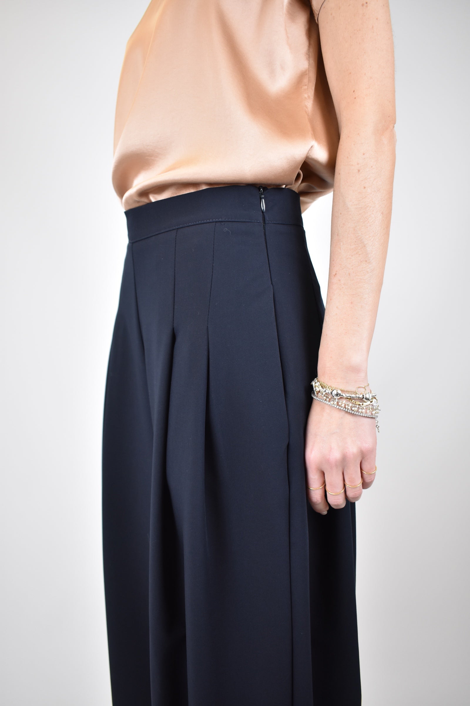 Pantalone ampio pinces